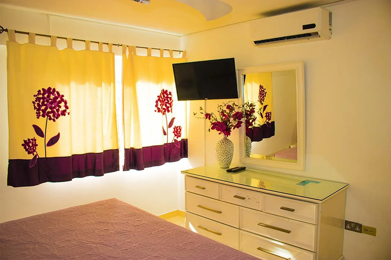 Surf Turf Two Bedroom Suite At Turtle Towers Ocho Rios Daire